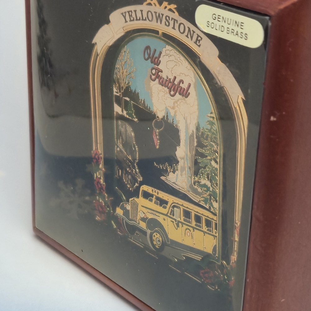 Yellowstone Old Faithful 2009 Genuine Solid Brass Ornament w/ Wood Box - Picture 3 of 8